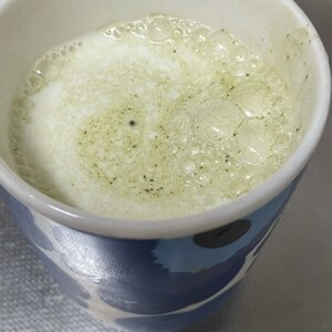 粉末の緑茶や青汁でも☆冷たい抹茶オレ